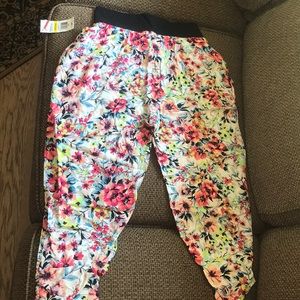 Flower crop pants